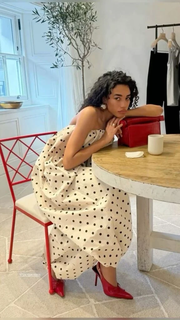 Así se lucen los polka dots dress esta primavera.