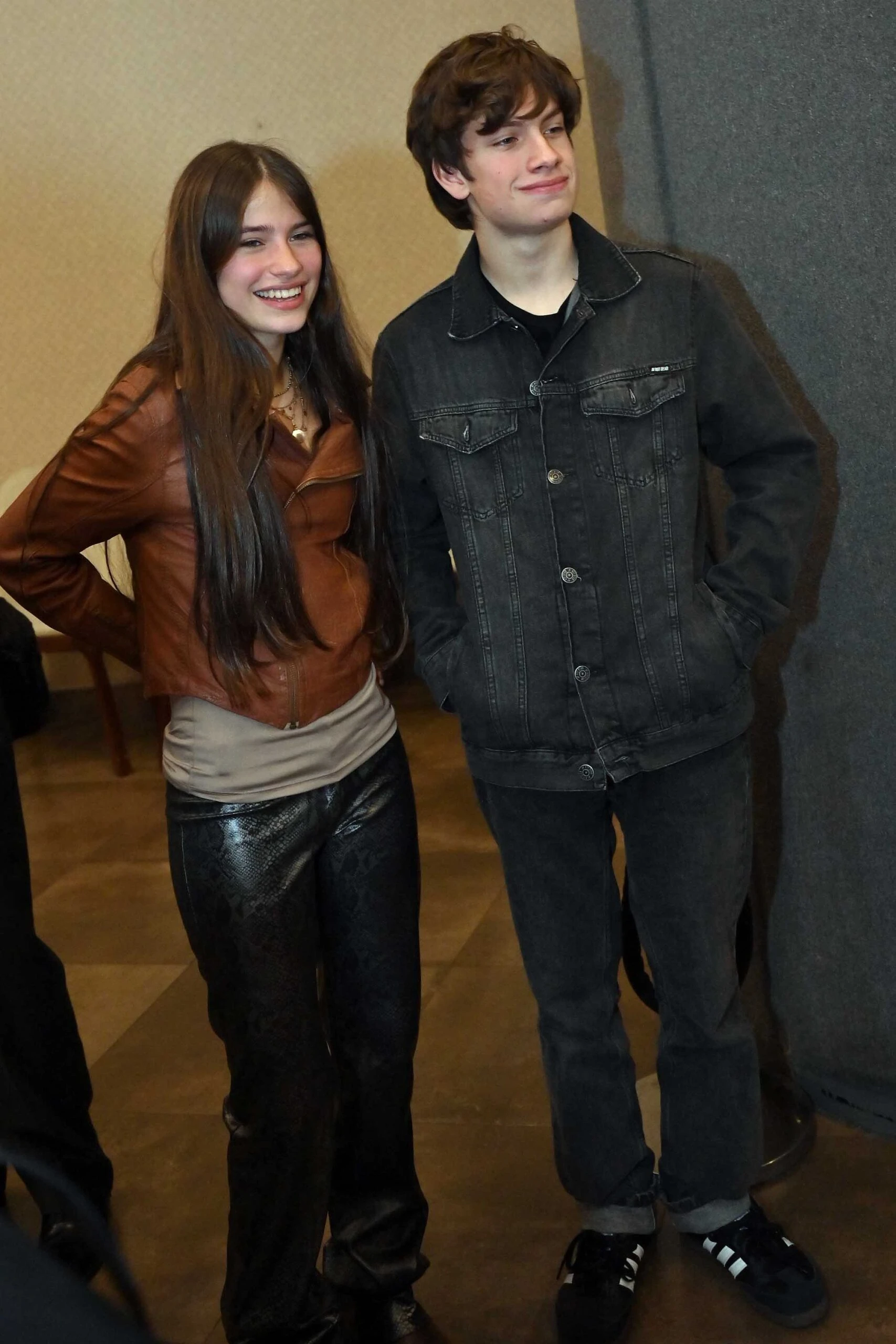 Dolores Fonzi estrenó Belén, la película que dirigió y protagonizó, basada en el libro Somos Belén. El filme es la incorporación más reciente a la creciente lista de películas originales de la argentina de Prime Video y muchos famosos dijeron presente. El elenco está compuesto por reconocidos actores como Julieta Cardinali, Luis Machín, entre otros y desde Ciudad te mostramos las fotos de los colegas que asistieron a la premiere.