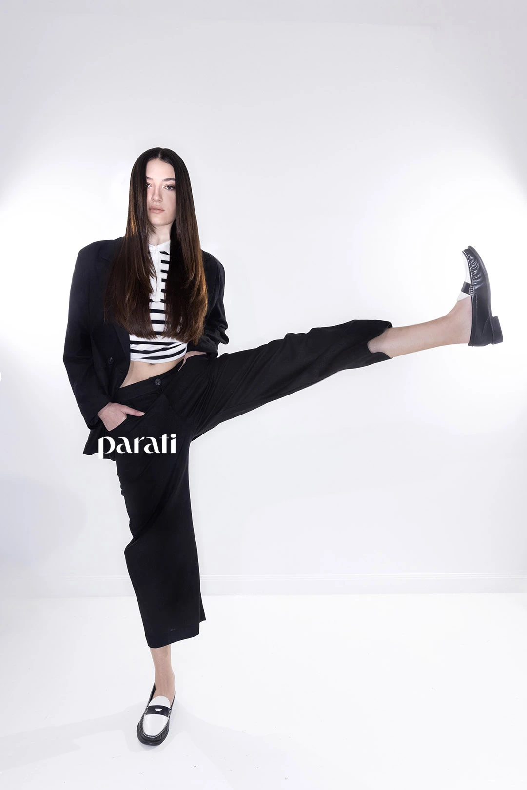 Tailleur de lino de saco y pantalón negros y polo rayado @verapasionadas