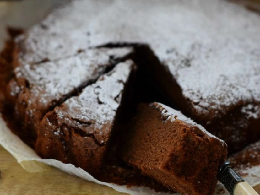 Budín de chocolate estilo suizo: la receta sin harina de la Hermana Bernarda