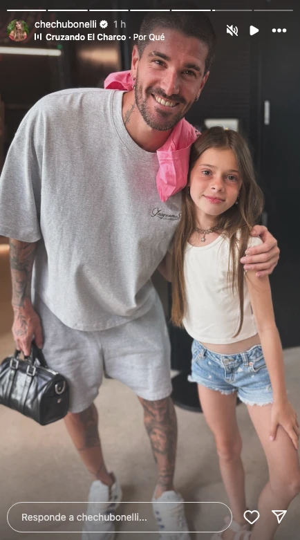 Las hijas de Chechu conocieron a Messi y a De Paul. Foto: IG