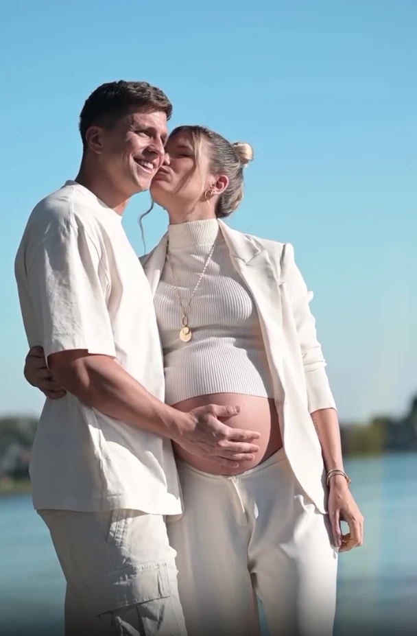 El look de Eva Bargiela en el baby shower de su bebé