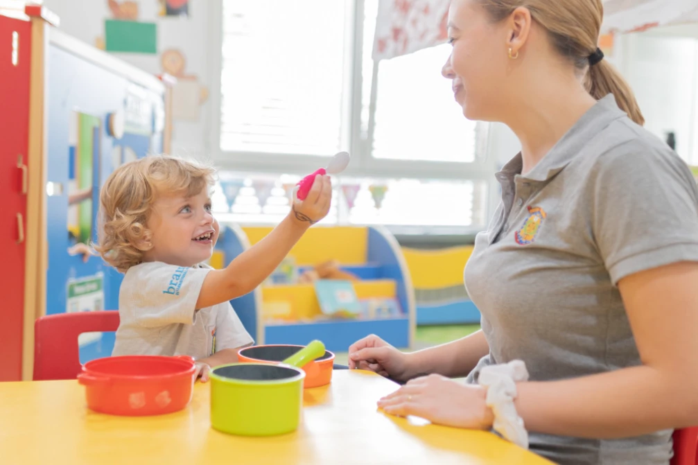 Cómo es y cuánto sale el colegio al que asiste Francisco Fernández, el hijo de Fabiola Yáñez