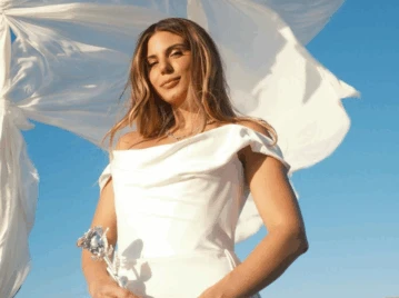 Delfina Ferro deslumbró con una cola bordada de 10 kilos en su boda