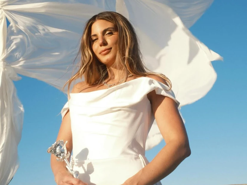 Delfina Ferro deslumbró con una cola bordada de 10 kilos en su boda