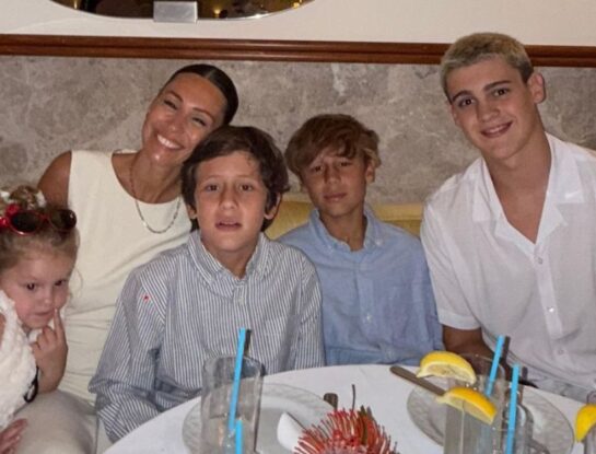 Pampita contó lo mal que la pasaron sus hijos cuando intentó cortarles el pelo