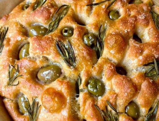 Cómo hacer focaccia casera: la receta suave y fácil