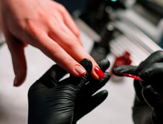 ¿Es seguro el esmalte en gel?: Lo que cambió en Europa y deberías saber en Argentina