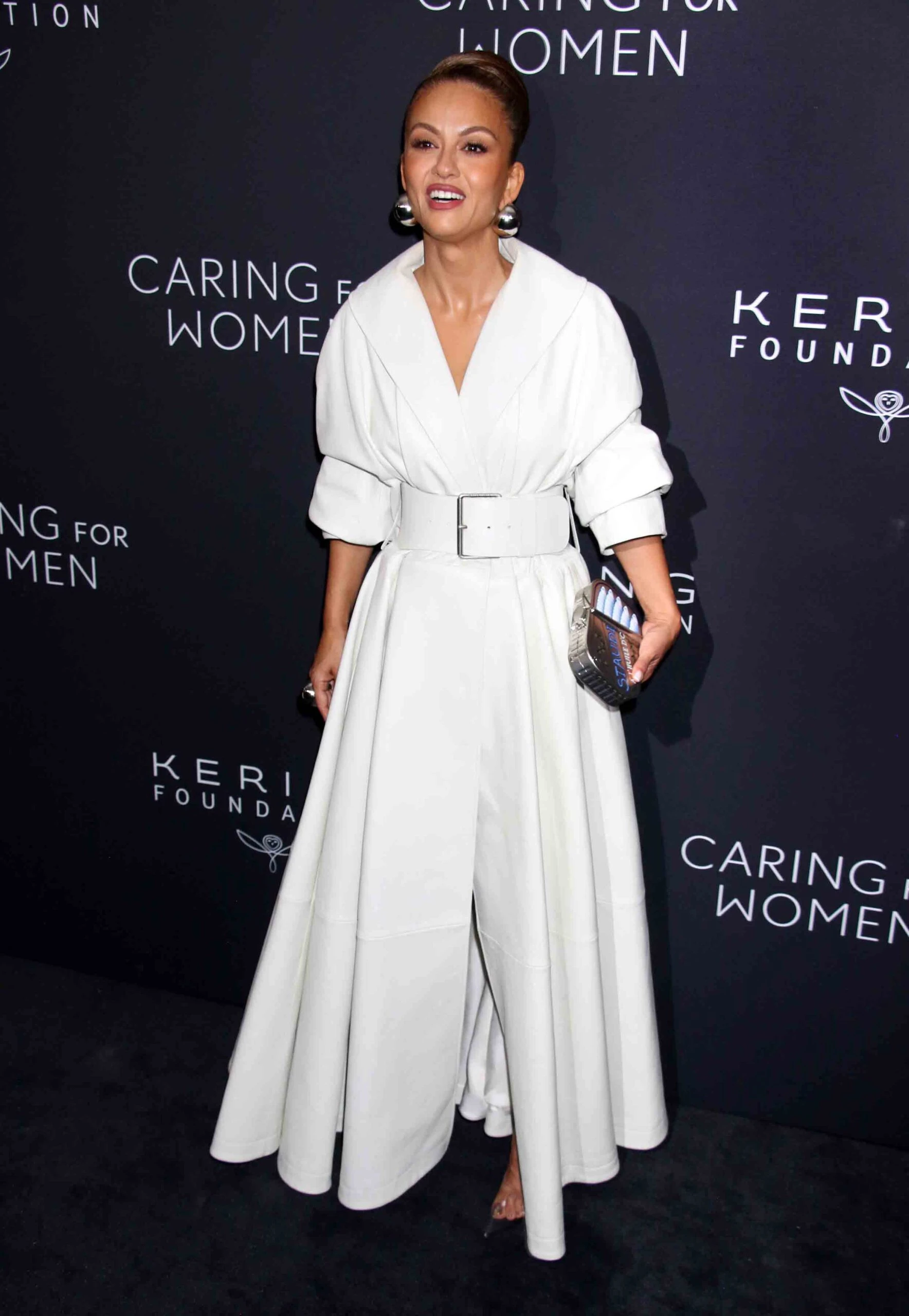 Vidriera: de Salma Hayek a Dakota Johnson y Demi Moore, los looks de las famosas en un evento benéfico