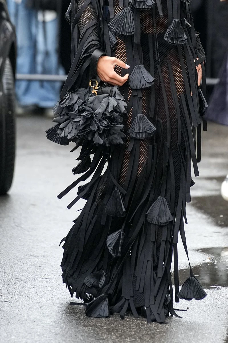 Lori Harvey en el street style de Ferragamo