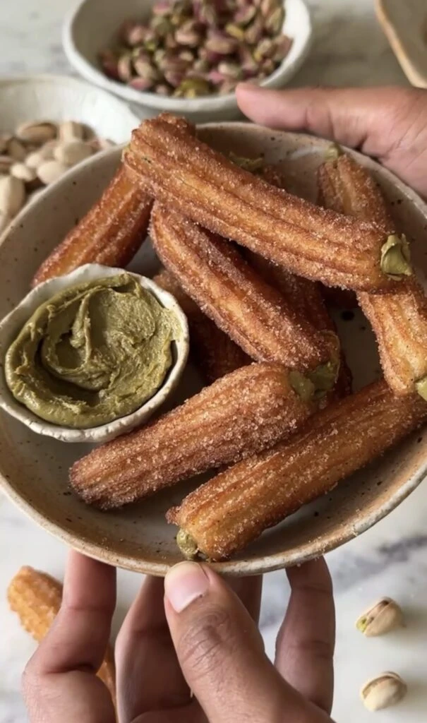 Receta de churros gourmet: crocantes y con relleno de pistacho