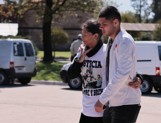 Dolor y consternación: las fotos del último adiós a Brenda y Morena, las primas que fueron víctimas del triple femicidio