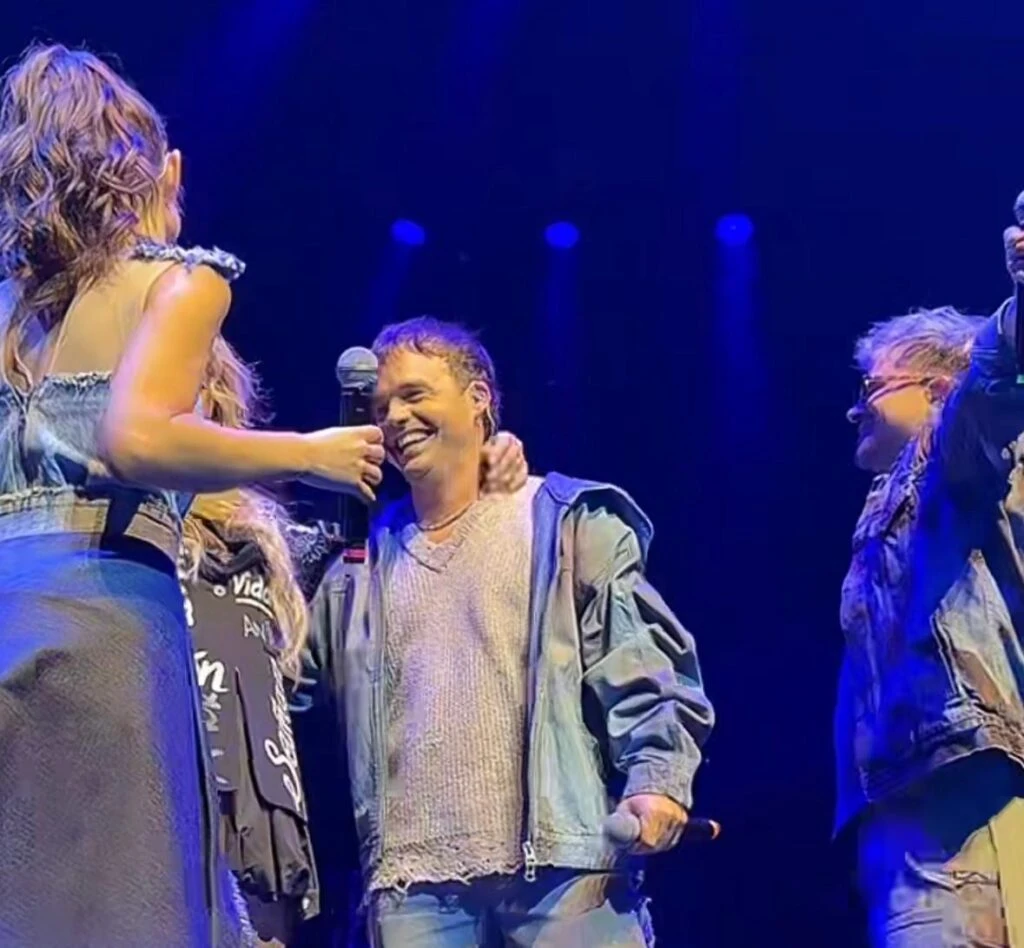 Cris Morena junto a "Erreway" en el Movistar Arena.