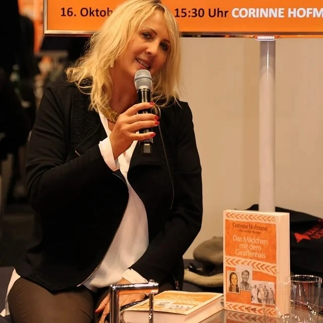 La turista suiza y el guerrero africano un amor imposible (y real) que se convirtió en bestseller