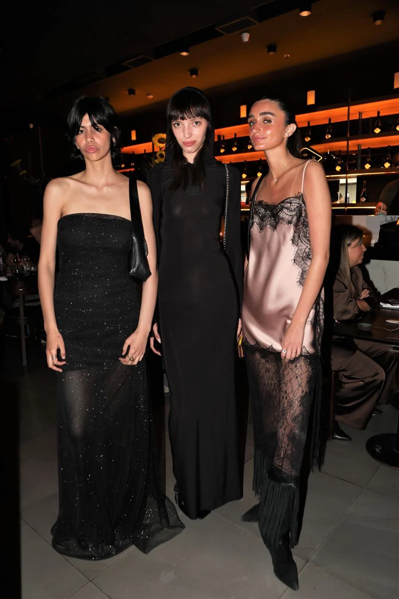 Las modelos Camila Lugo, Delfina Perez y Manuela Anca de LO Management .