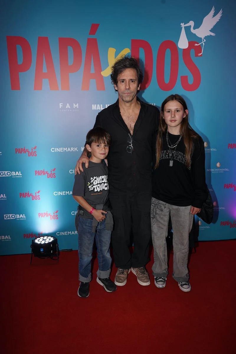 Gastón Portal con sus hijos