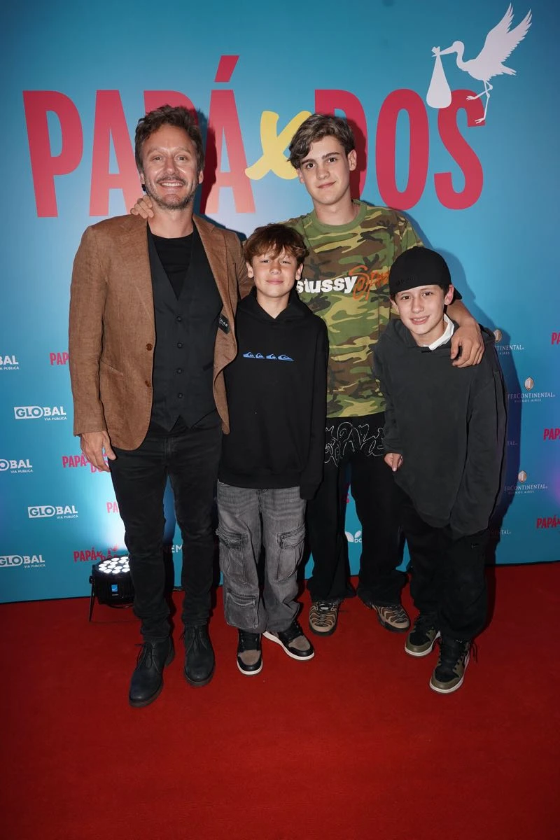 Benjamín Vicuña y sus hijos Bautista, Benicio y Beltrán