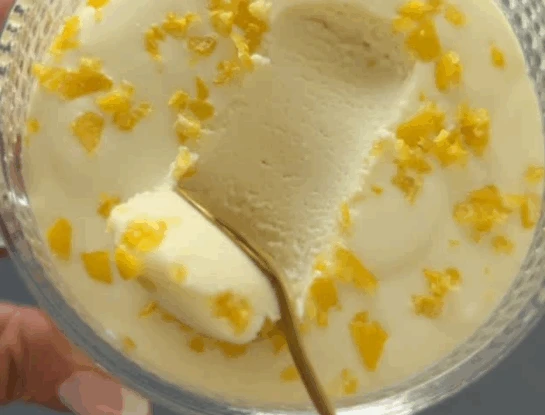 Mousse de limón fit: sin azúcar, alto en proteína y listo en 1 minuto