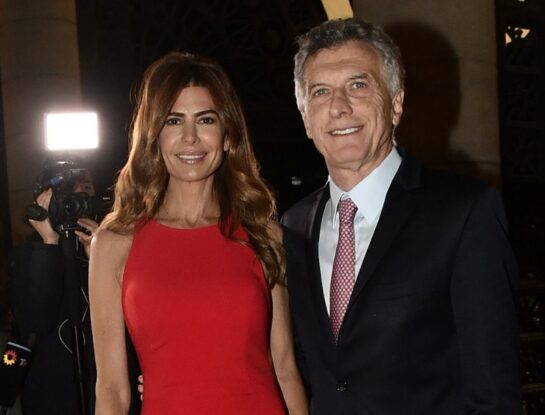El look de alto impacto de Juliana Awada para un evento en el Teatro Colón