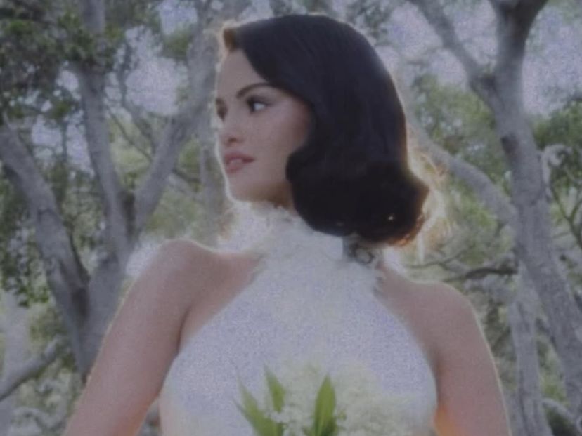 Selena Gómez deslumbró con su vestido de novia de Ralph Lauren en su boda con Benny Blanco