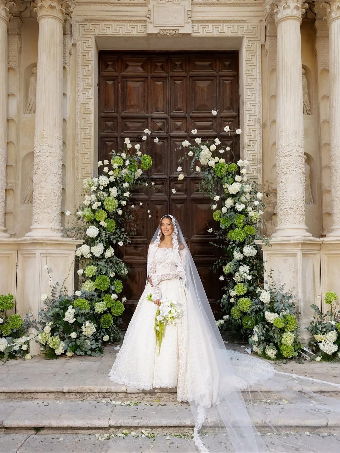 Las fotos de la lujosa boda en Mónaco del hermano de Charles Leclerc, el piloto de Ferrari