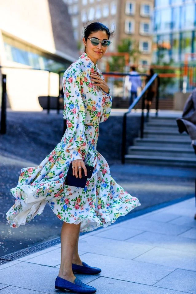 Moda primavera 2025: así se llevan las flores y las nuevas estampas