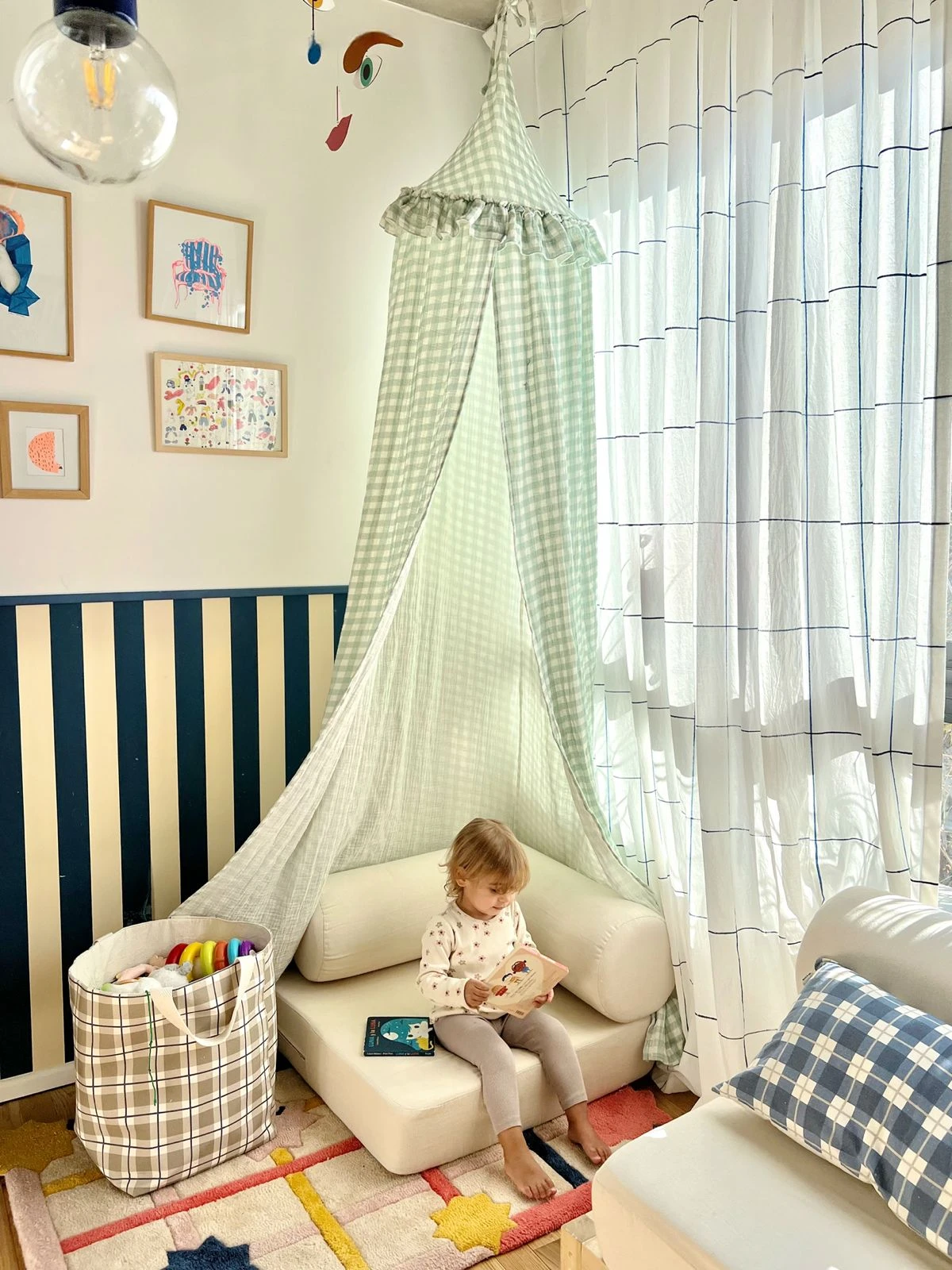  hoy los colores y estampas no están atados a cuestiones de género.  