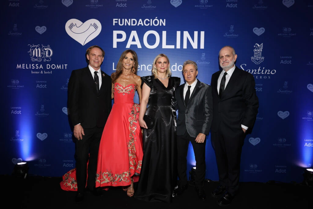 Thiago Pinheiro( embajador) , Rossella della Giovampaola, madrina de la fundacion , Soledad y Horacio Paolini (directora y presidente) y Laurencio Adot (embajador)