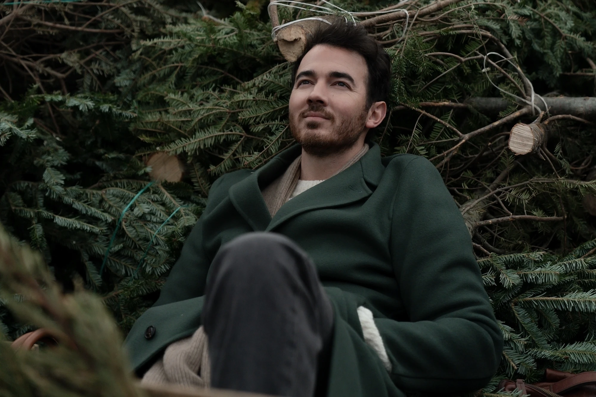 Protagonizada por estrellas de Disney y con temática navideña: la película que pronto llega al streaming