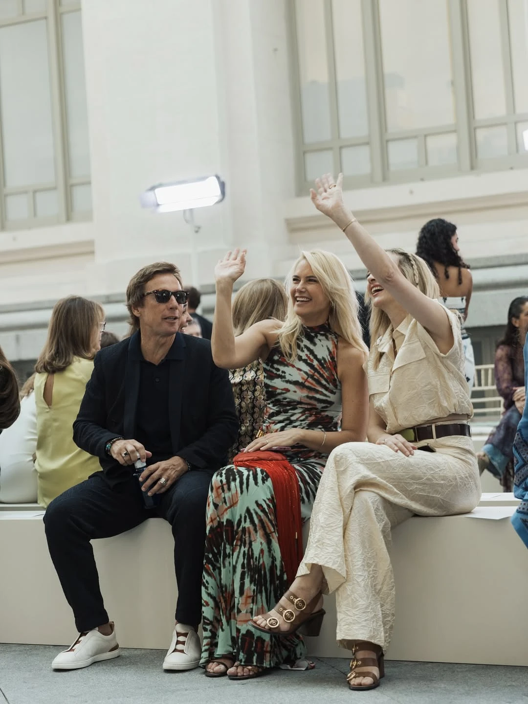 Valeria Mazza brilló en Madrid con un vestido tie dye lleno de estilo