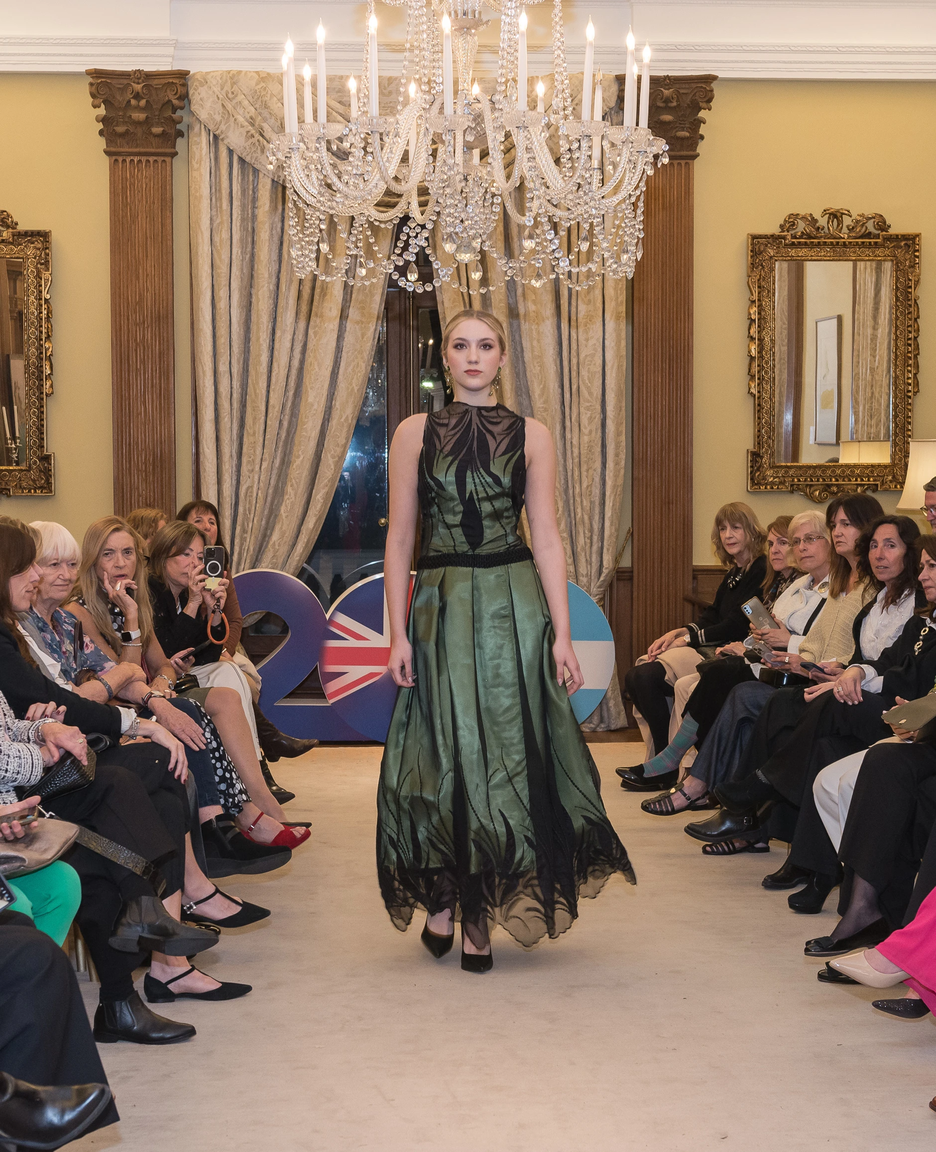 Desfile de Francisco Ayala