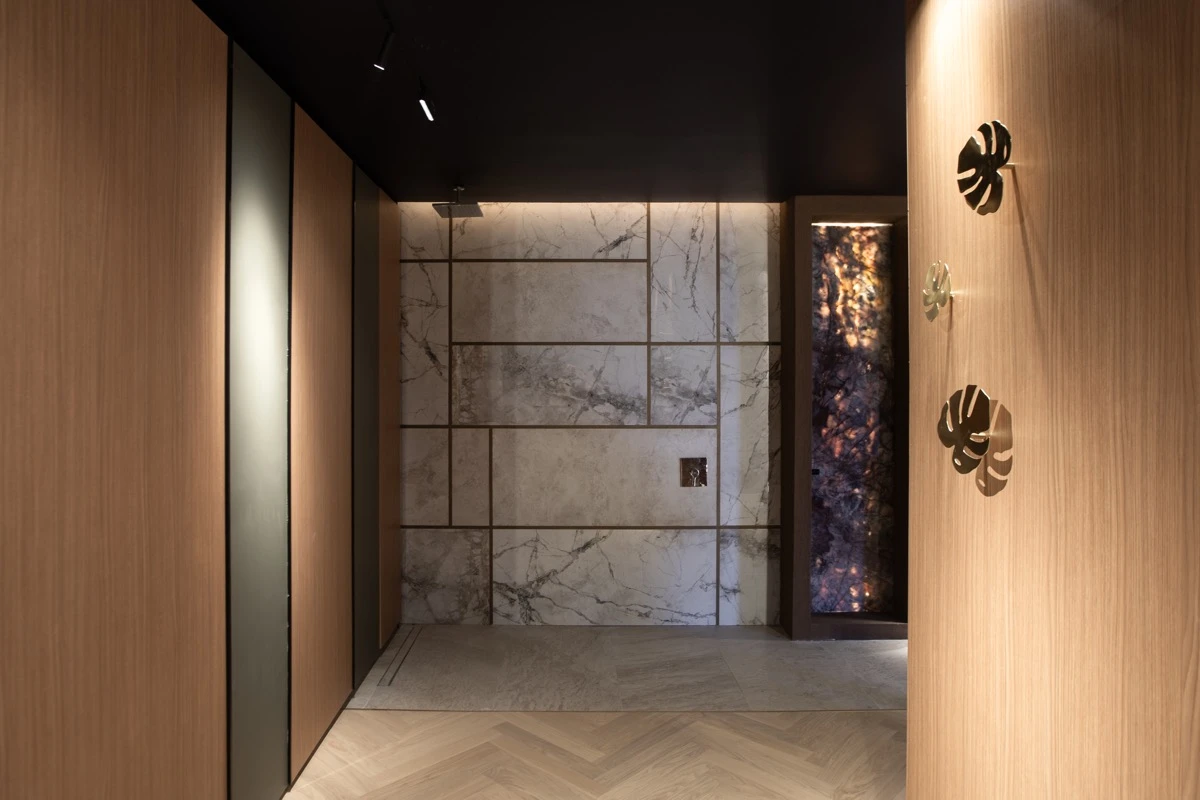 El ambiente multifuncional se construye a partir de geometrías puras, el diálogo entre círculos y líneas rectas