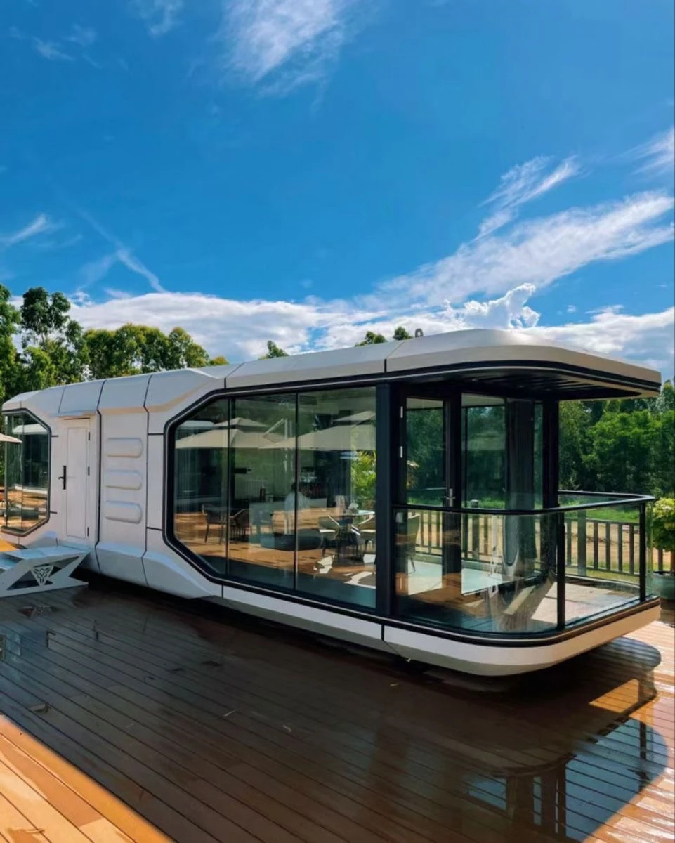 La casas cápsula son unidades que ya se están comercializando en Argentina, y surgieron como una alternativa/solución rápida, versátil y de bajo costo frente a los largos procesos constructivos.