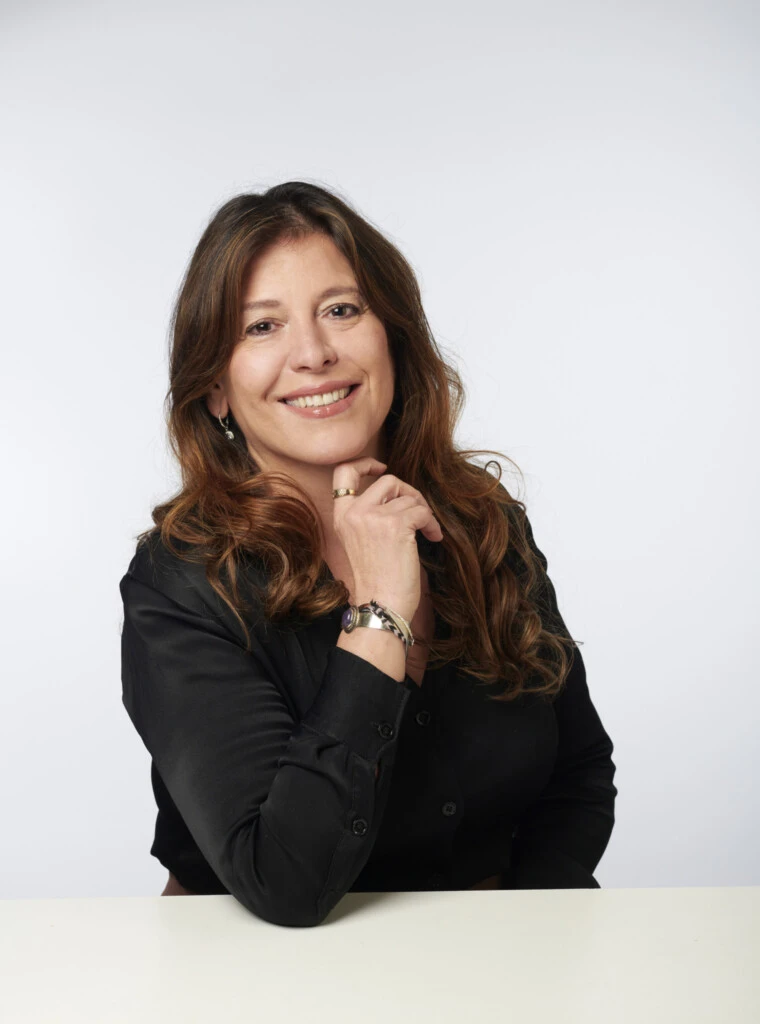 Viviana Rivero acaba de lanzar "Secretos de sangre".