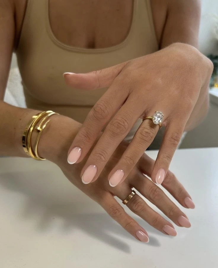 La manicura "invisible" es la nueva tendencia