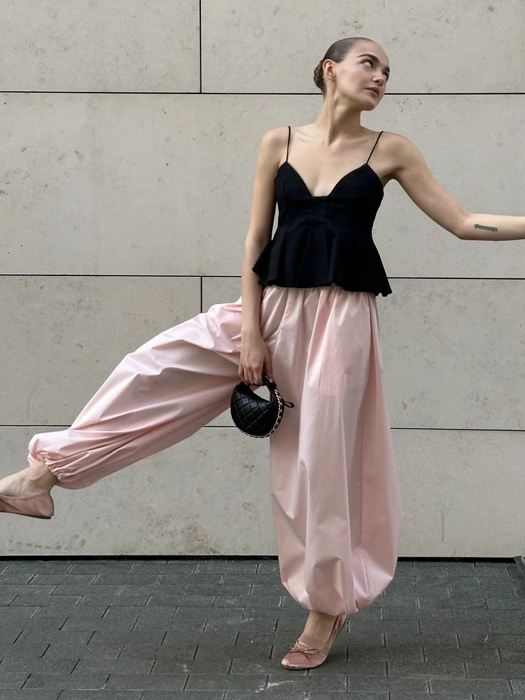 Así se llevan estos pantalones que marcan tendencia.