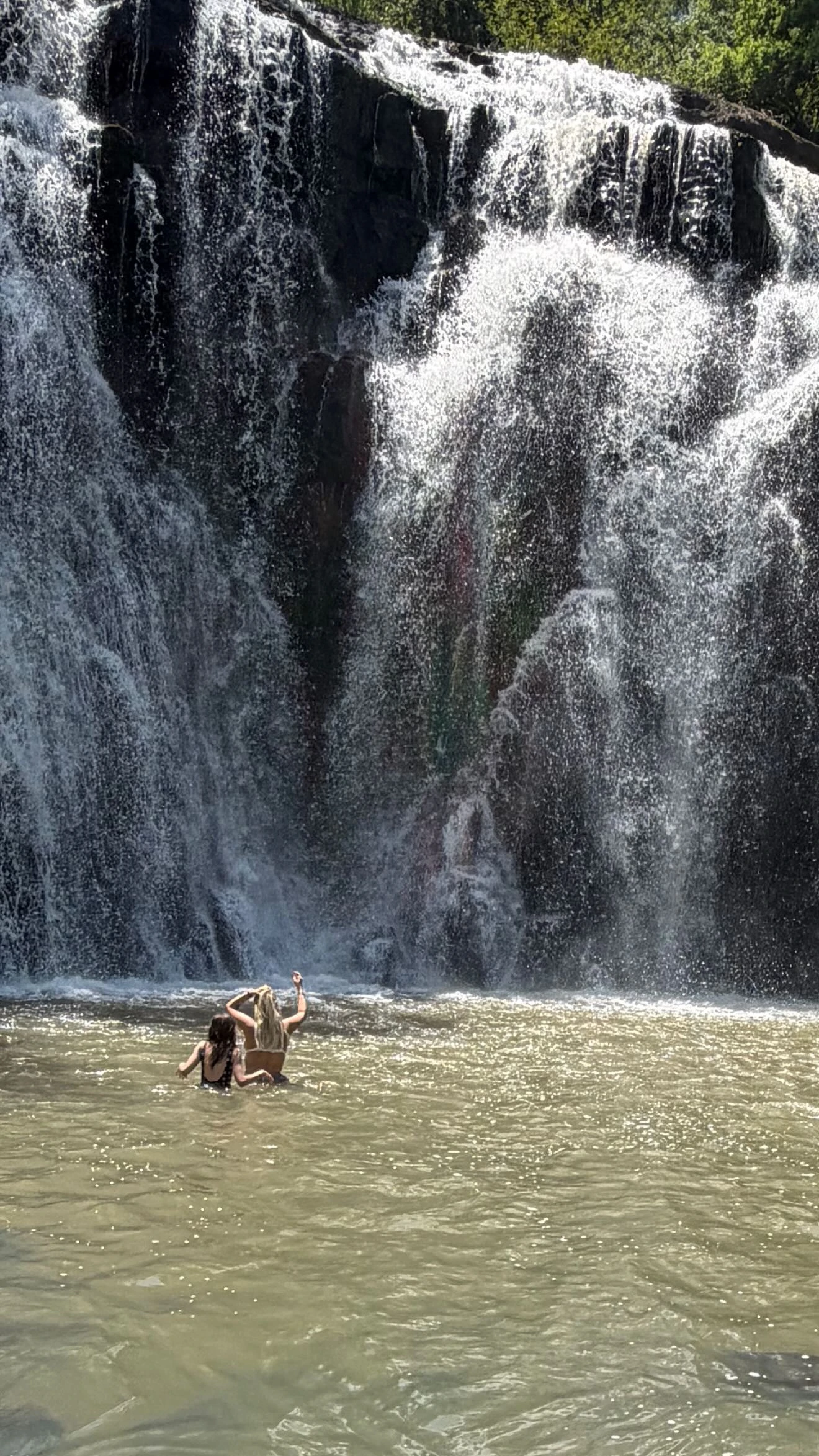 Wanda Nara viajó con sus hijas a Misiones