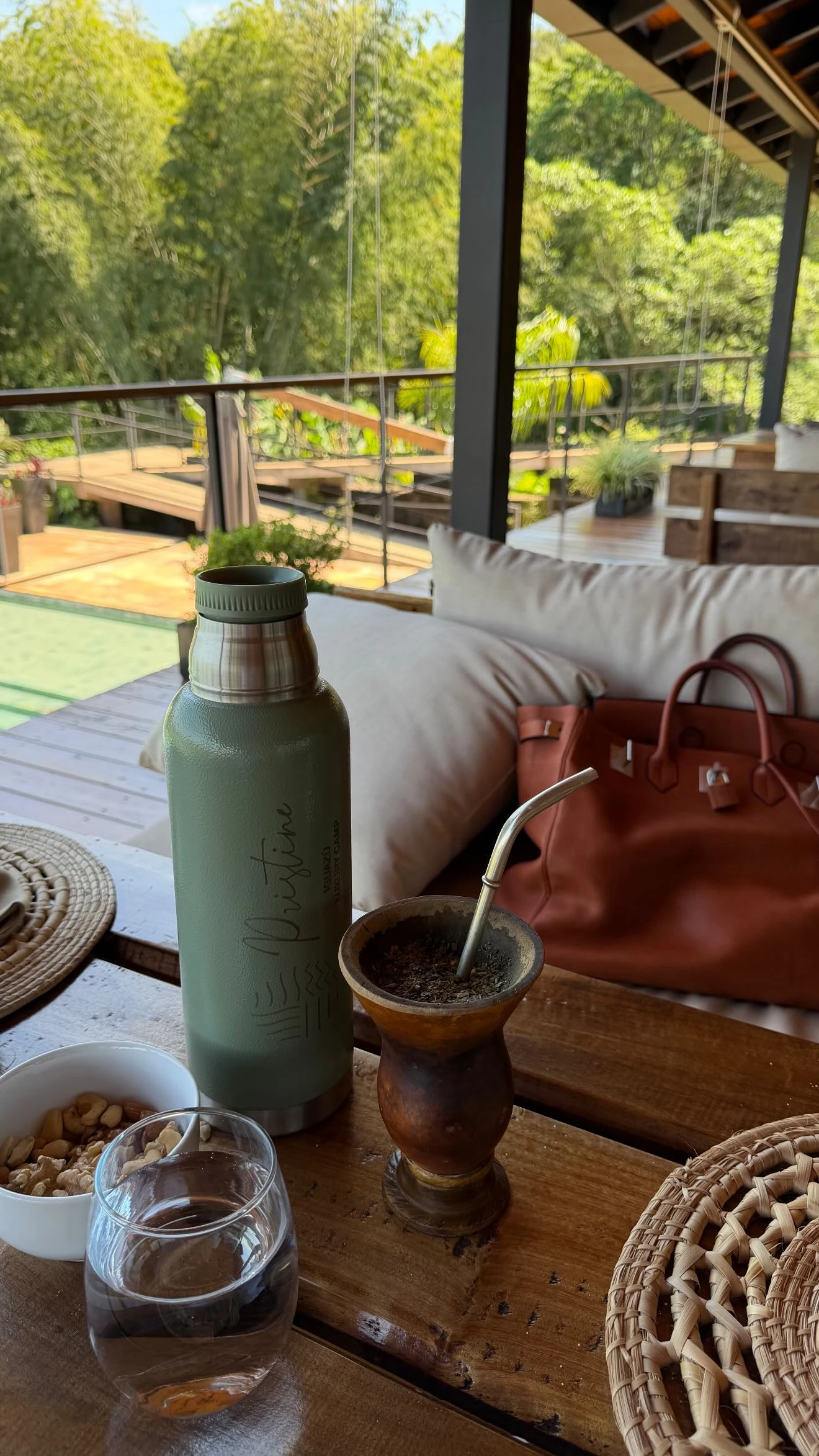 Wanda Nara viajó con sus hijas a Misiones