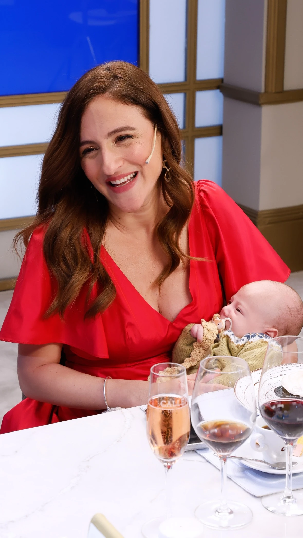 Carolina Amoroso presentó a Vicente en la mesa de Mirtha