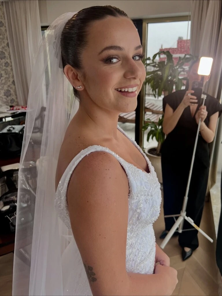 El impactante diseño de Benito Fernández para Martina Vignolo en su boda con Alé