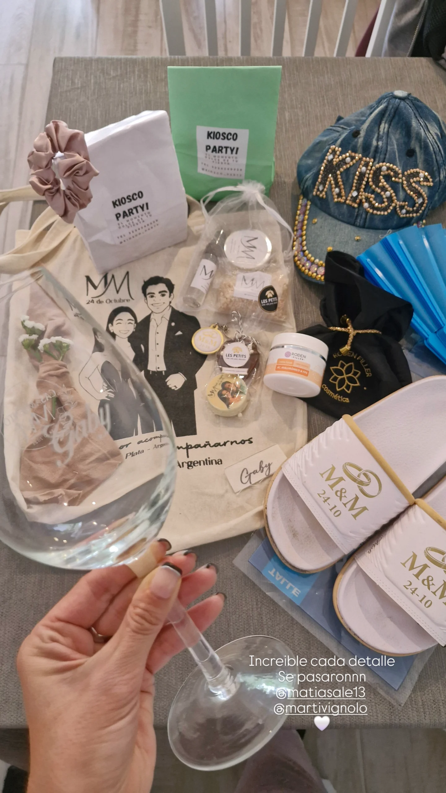 Los souvenis de la mega fiesta de Matías Alé y Martina Vignolo