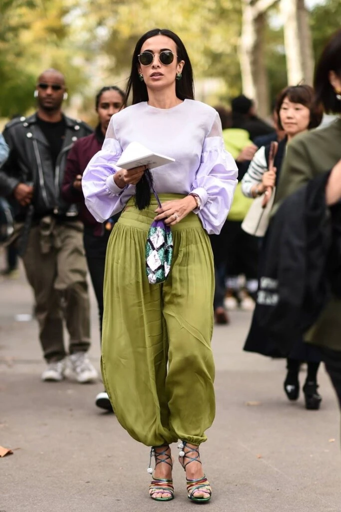 Así se llevan estos pantalones que marcan tendencia.