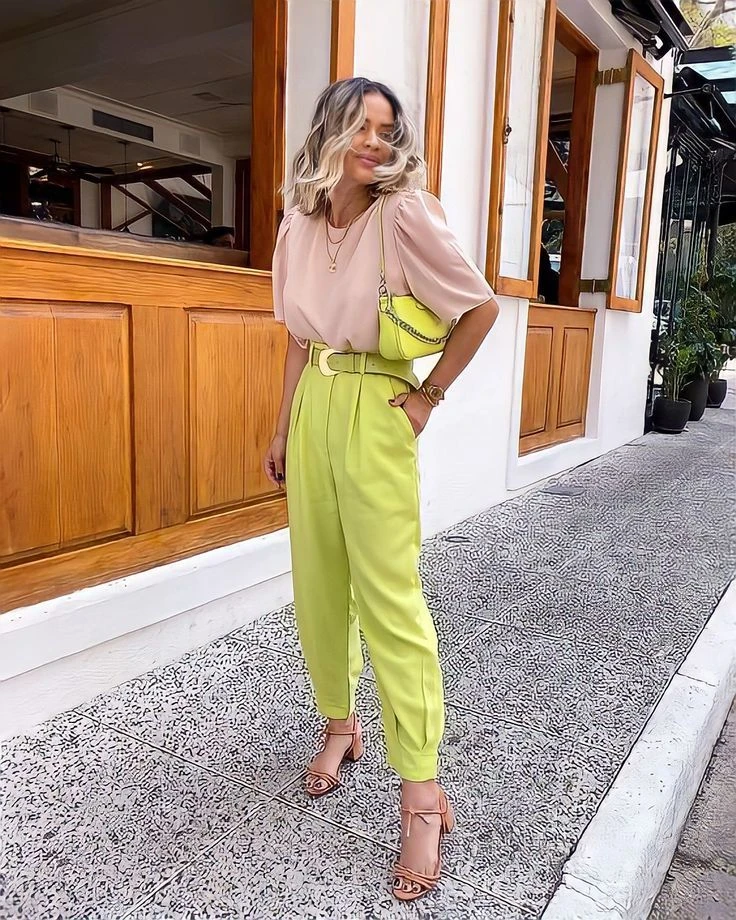 Alerta tendencia: cómo llevar el color súper vibrante que se impone esta primavera-verano