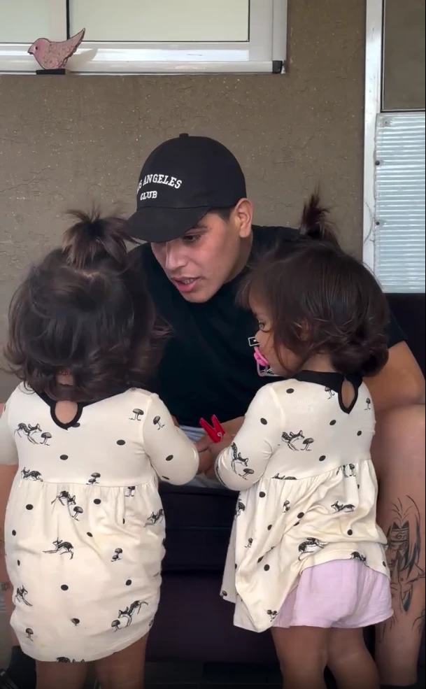 Así fue el emotivo reencuentro de Thiago Medina con sus hijas, Laia y Aimé, tras recibir el alta médica