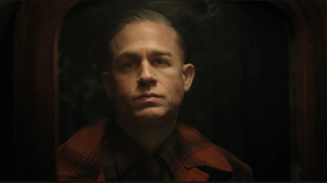 Después de su increíble transformación para Monster: qué películas series con Charlie Hunnam podés ver