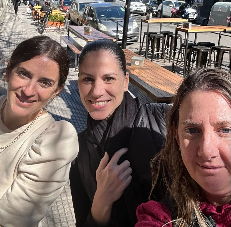 Emilia Frigerio y Violeta Santamarina entrevistando a Paloma Herrera.