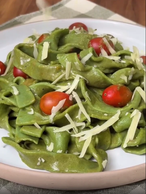 Cintas de espinaca a la crema