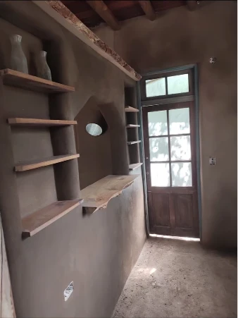 Así es la casa de barro que Jerónimo, el hijo de Julián Weich, construyó en Córdoba