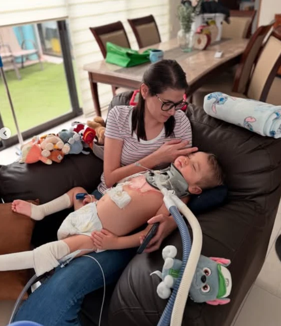 Con su mamá durante la internación