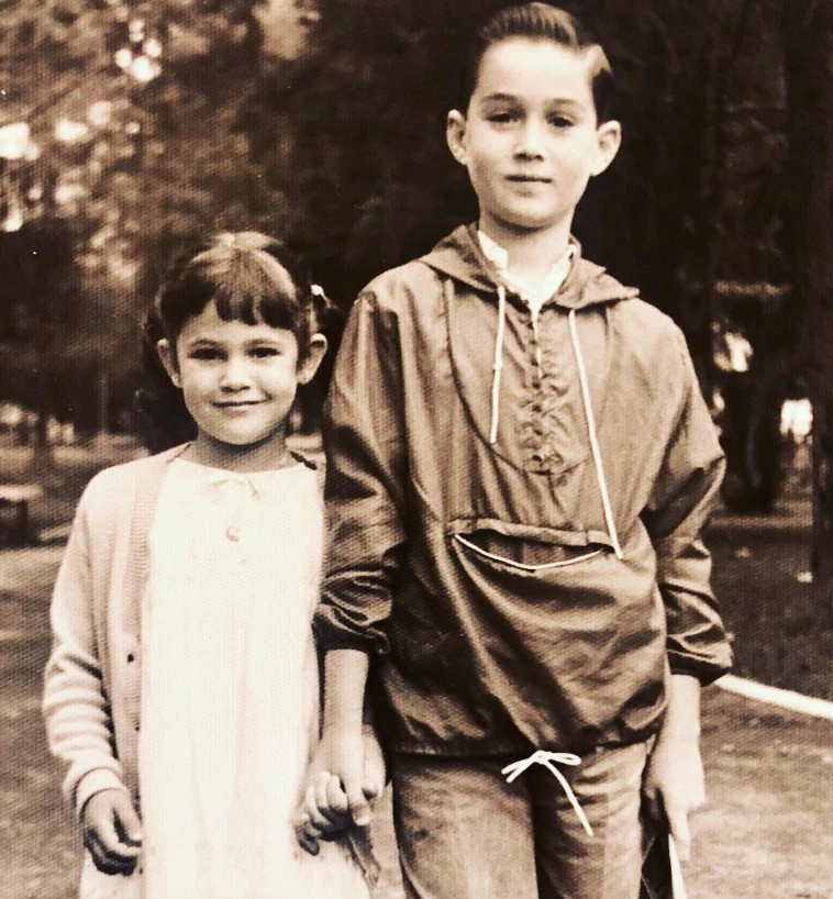 Tamara y su hermano cuando estaban secuestrados por su papá